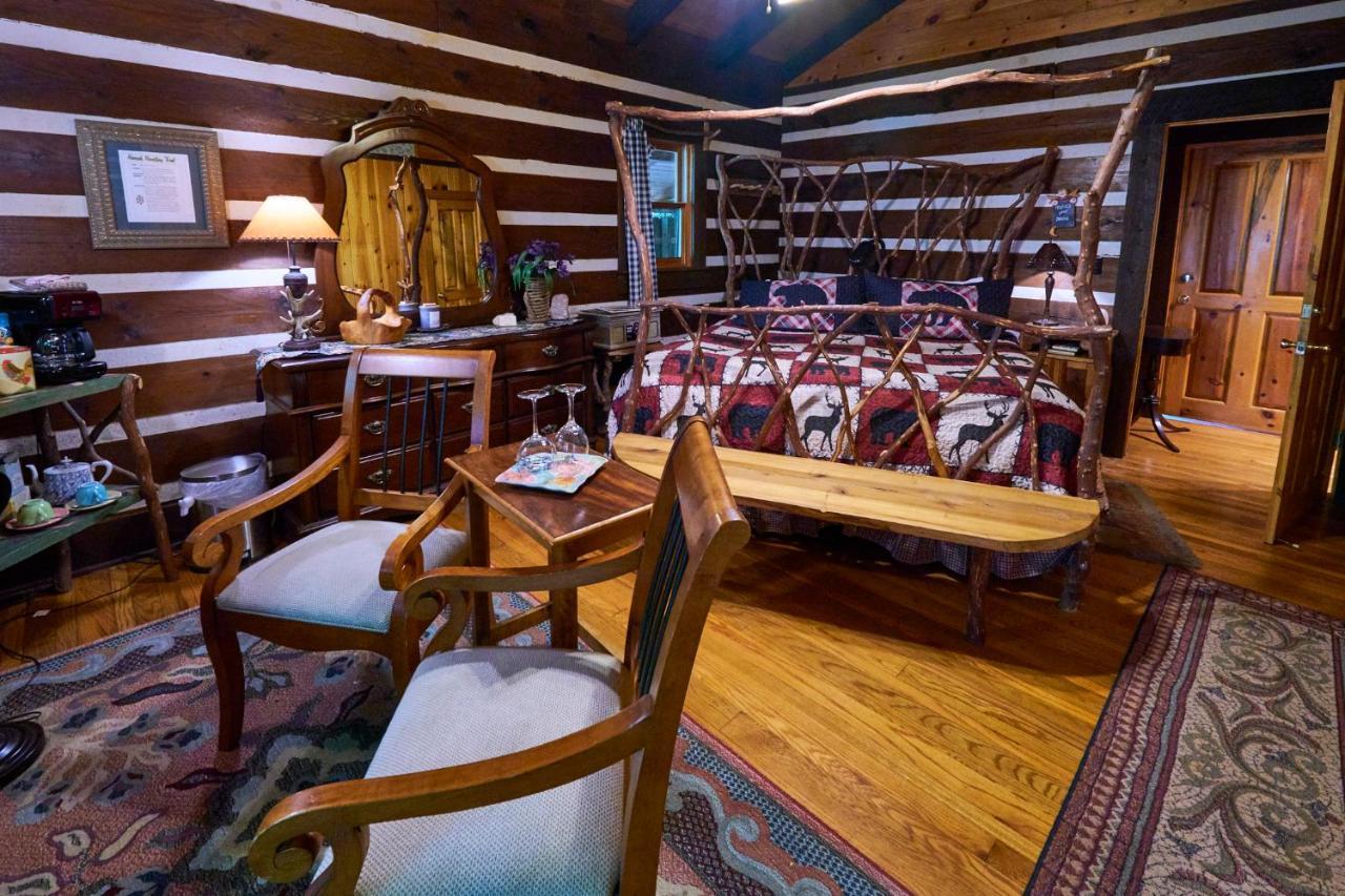 Creekwalk Inn Bed And Breakfast With Cabins Cosby Екстер'єр фото