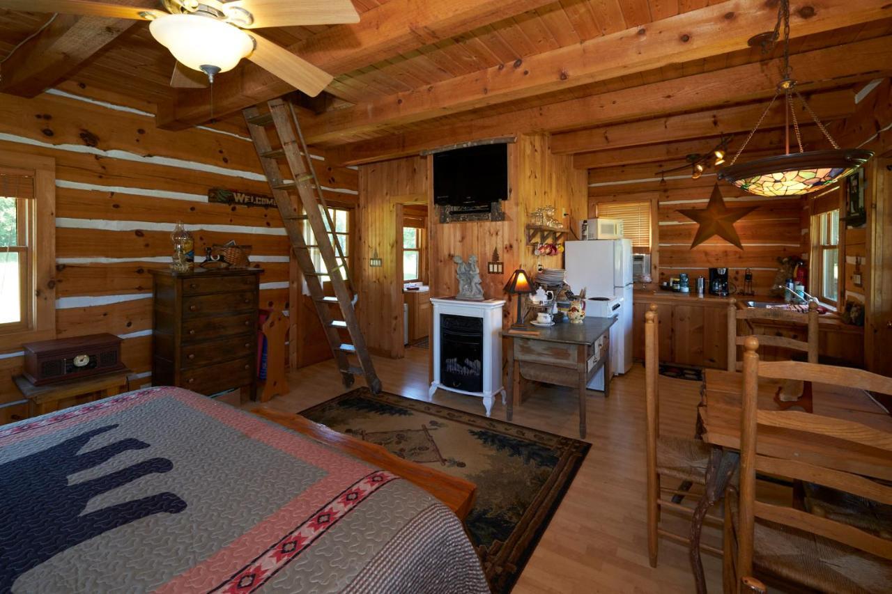 Creekwalk Inn Bed And Breakfast With Cabins Cosby Екстер'єр фото