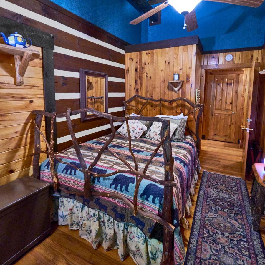 Creekwalk Inn Bed And Breakfast With Cabins Cosby Екстер'єр фото