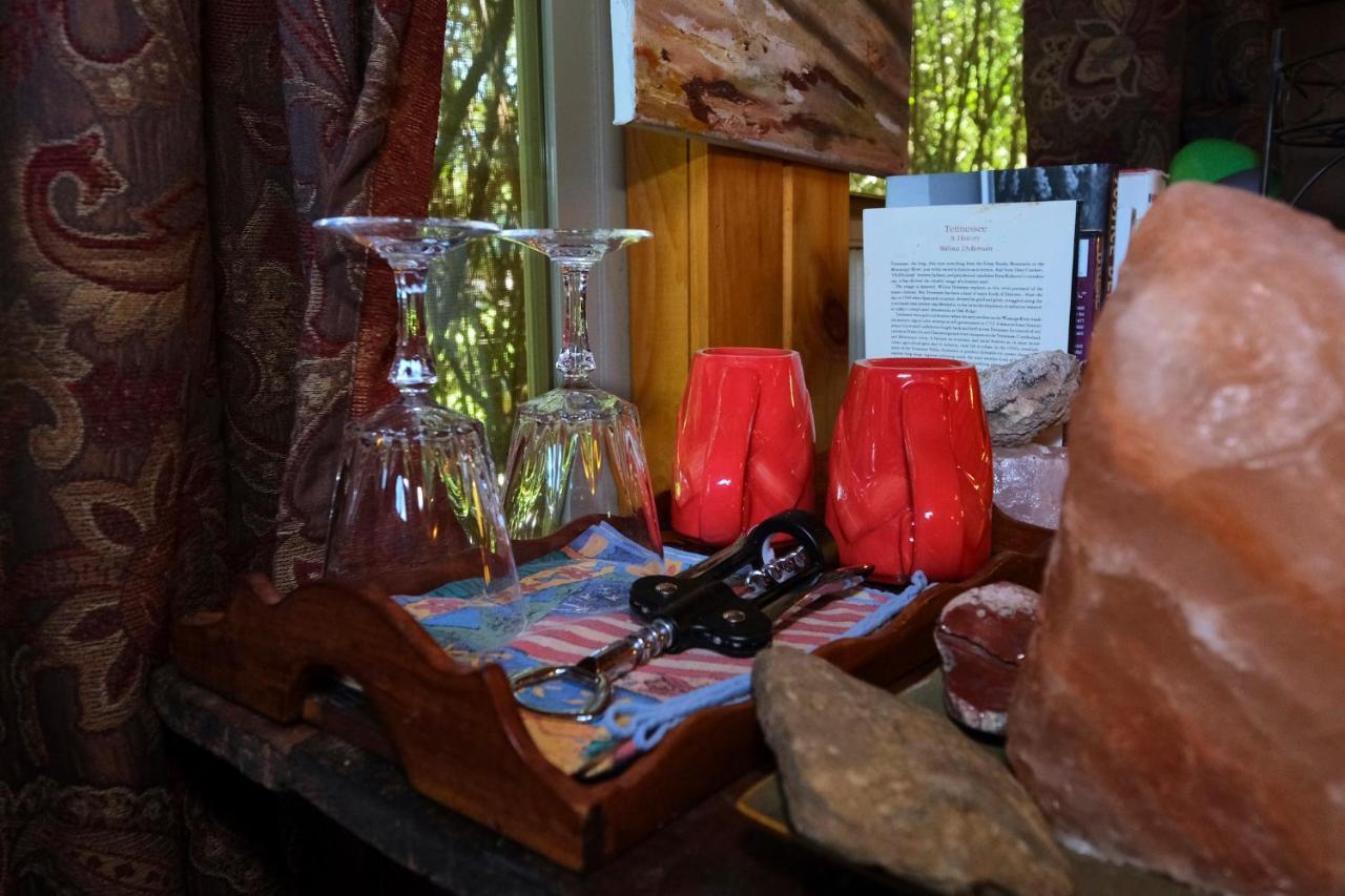 Creekwalk Inn Bed And Breakfast With Cabins Cosby Екстер'єр фото