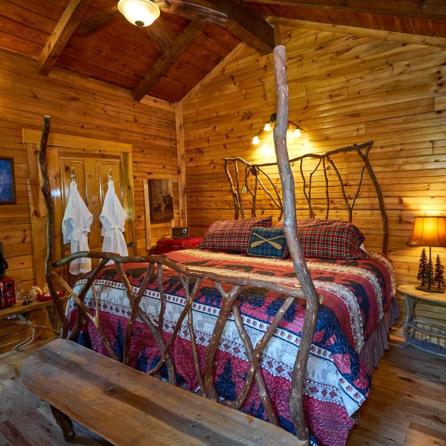 Creekwalk Inn Bed And Breakfast With Cabins Cosby Екстер'єр фото
