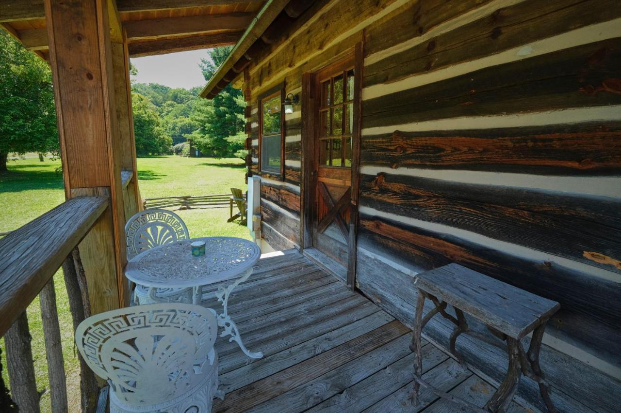 Creekwalk Inn Bed And Breakfast With Cabins Cosby Екстер'єр фото