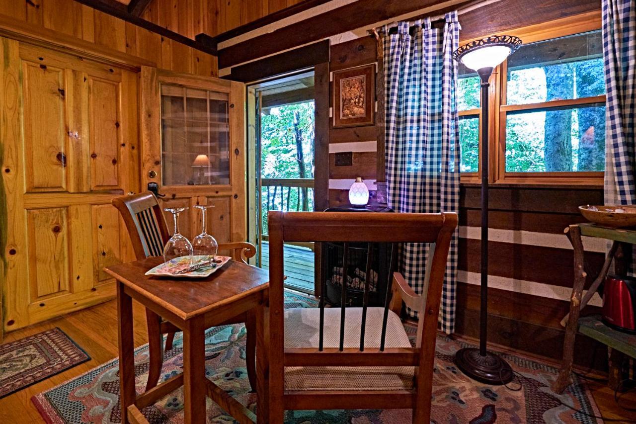 Creekwalk Inn Bed And Breakfast With Cabins Cosby Екстер'єр фото